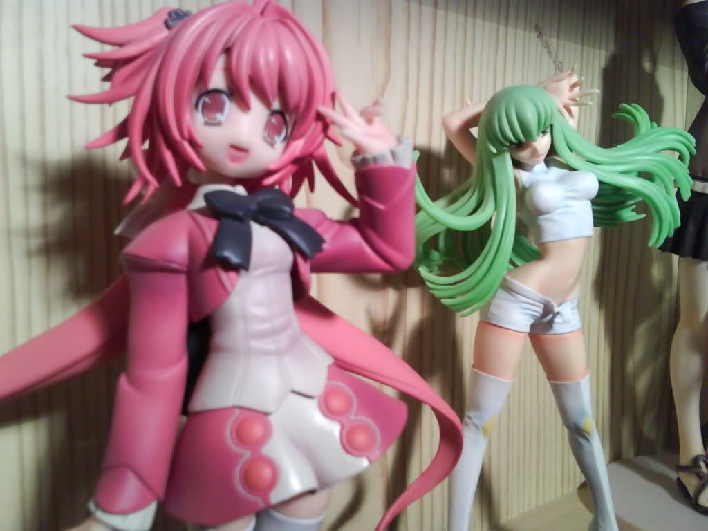 Forum Image: http://i198.photobucket.com/albums/aa190/Asaforever/My%20Shelf/Foto0088.jpg