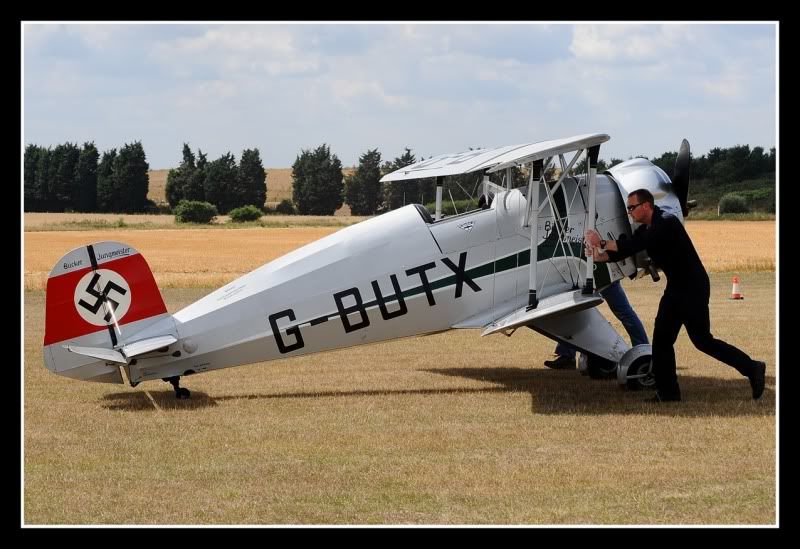 http://i198.photobucket.com/albums/aa191/FOTO4_bucket/STEARMAN/DMHALL1043uk.jpg