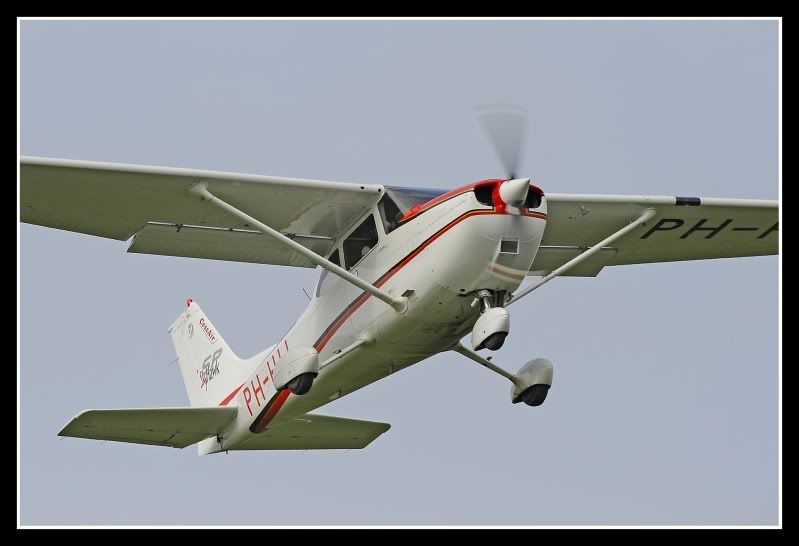 http://i198.photobucket.com/albums/aa191/FOTO4_bucket/STEARMAN/HEAD200311093UK.jpg
