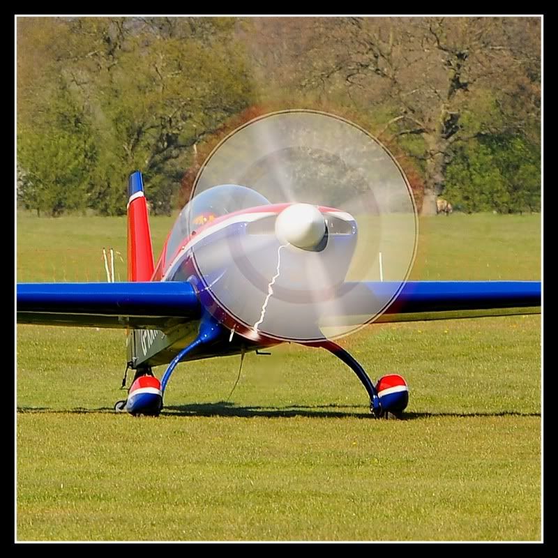 http://i198.photobucket.com/albums/aa191/FOTO4_bucket/STEARMAN/HEAD250410235uk.jpg