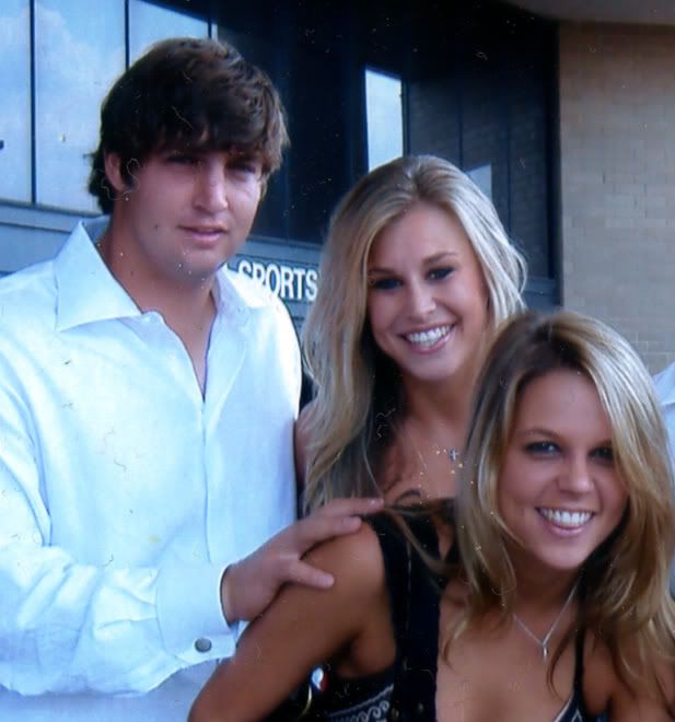 dating girl he other sign.  here are a few of Sloan, the girl he was dating when he was drafted:
