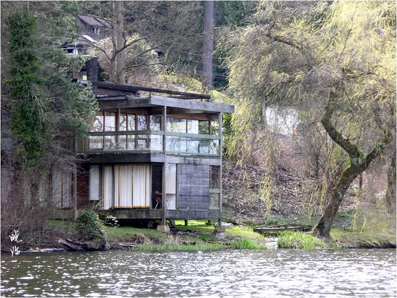 湖畔住宅
