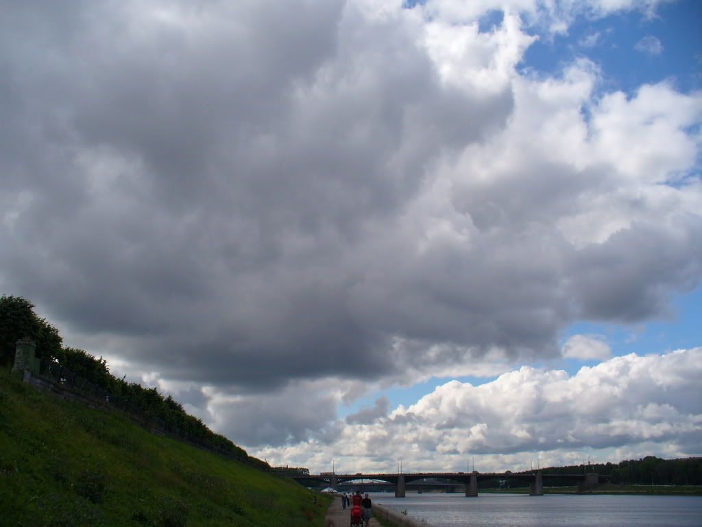 Monumental_cloud