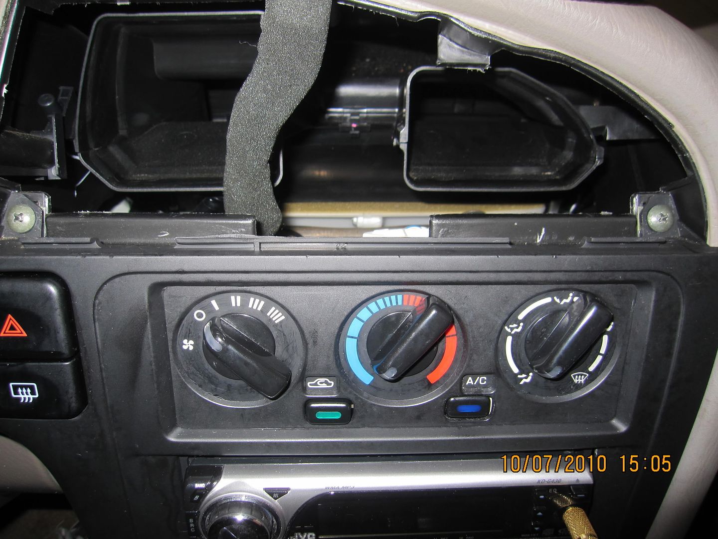 2004 Nissan pathfinder radio removal #2