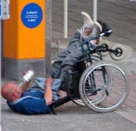 going-down-drinking-wheelchair-funny-pic.jpg