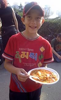 poze food not bomb hrana nu bombe