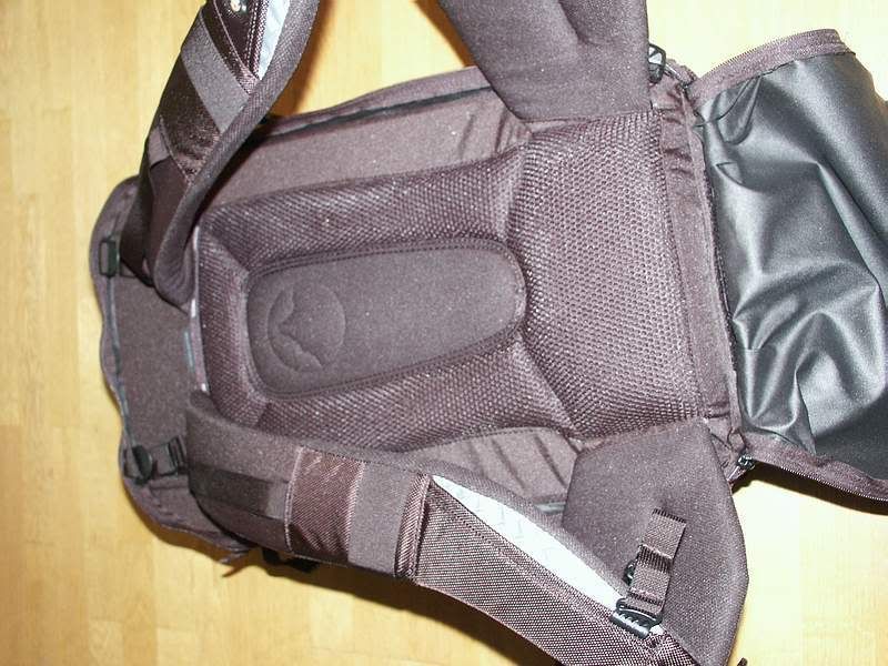 IMAGE: http://i198.photobucket.com/albums/aa9/zyxxel/PICT4488.jpg